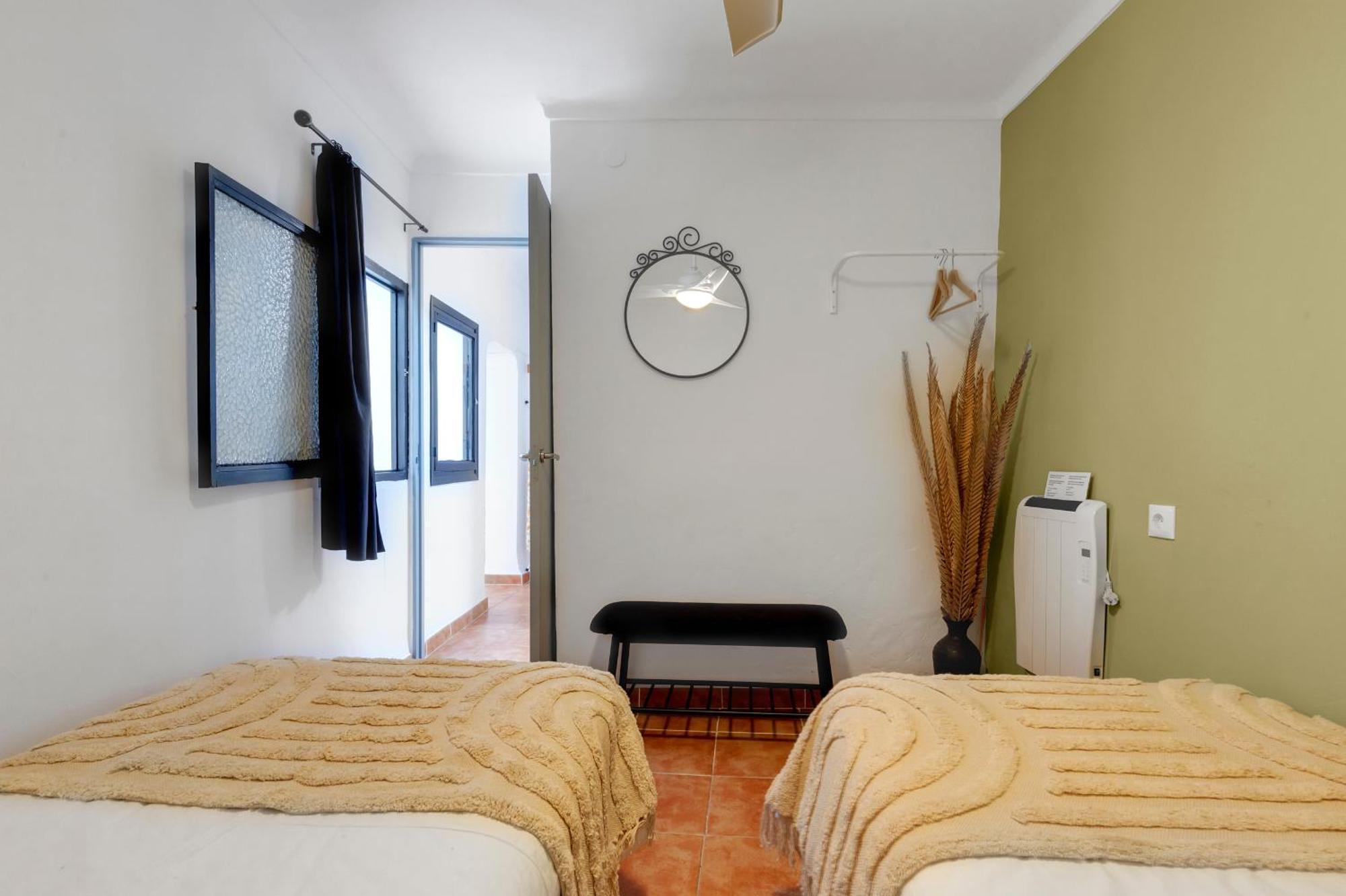Casa De La Montana Apartments Sayalonga Eksteriør billede