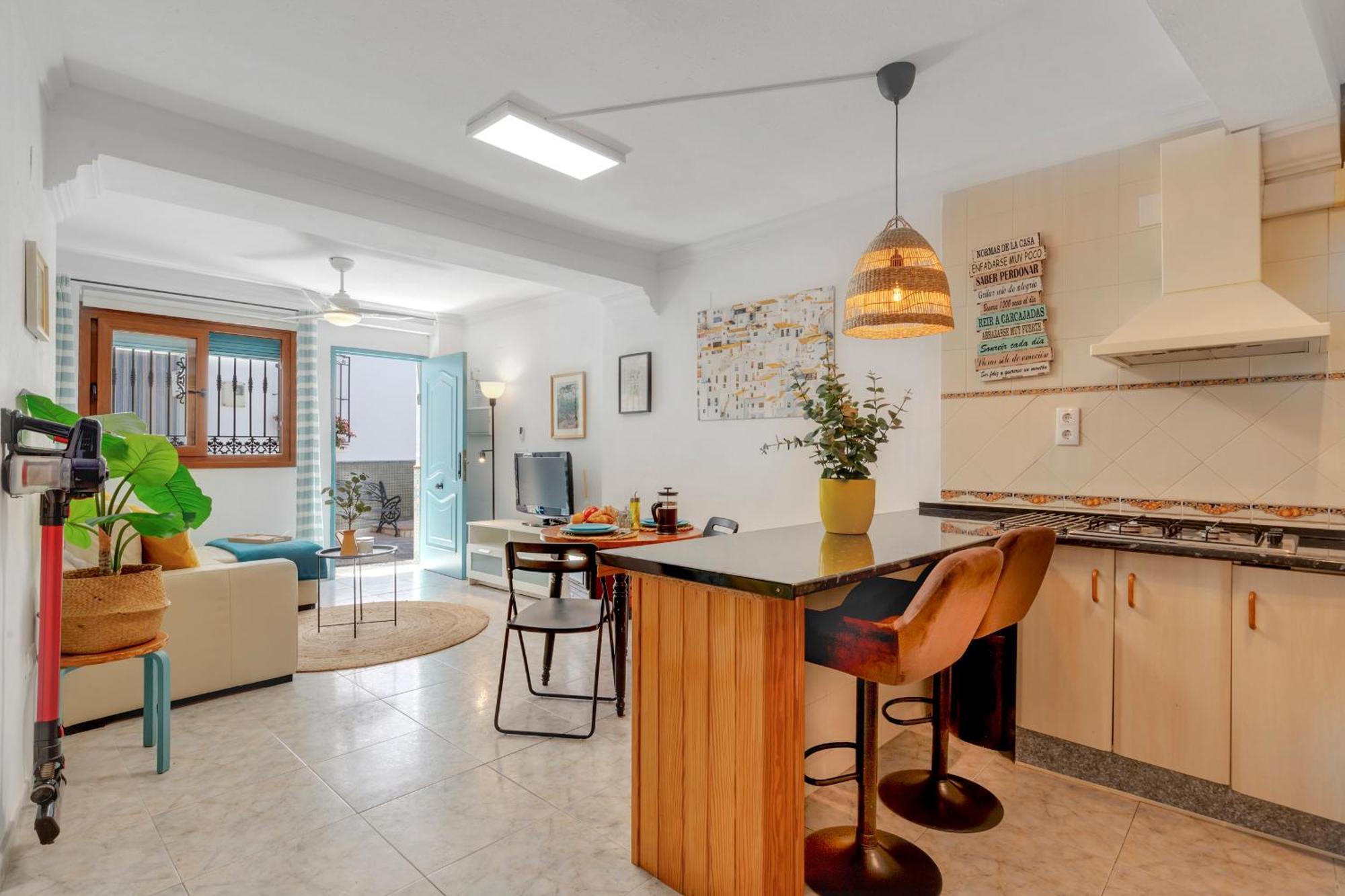 Casa De La Montana Apartments Sayalonga Eksteriør billede