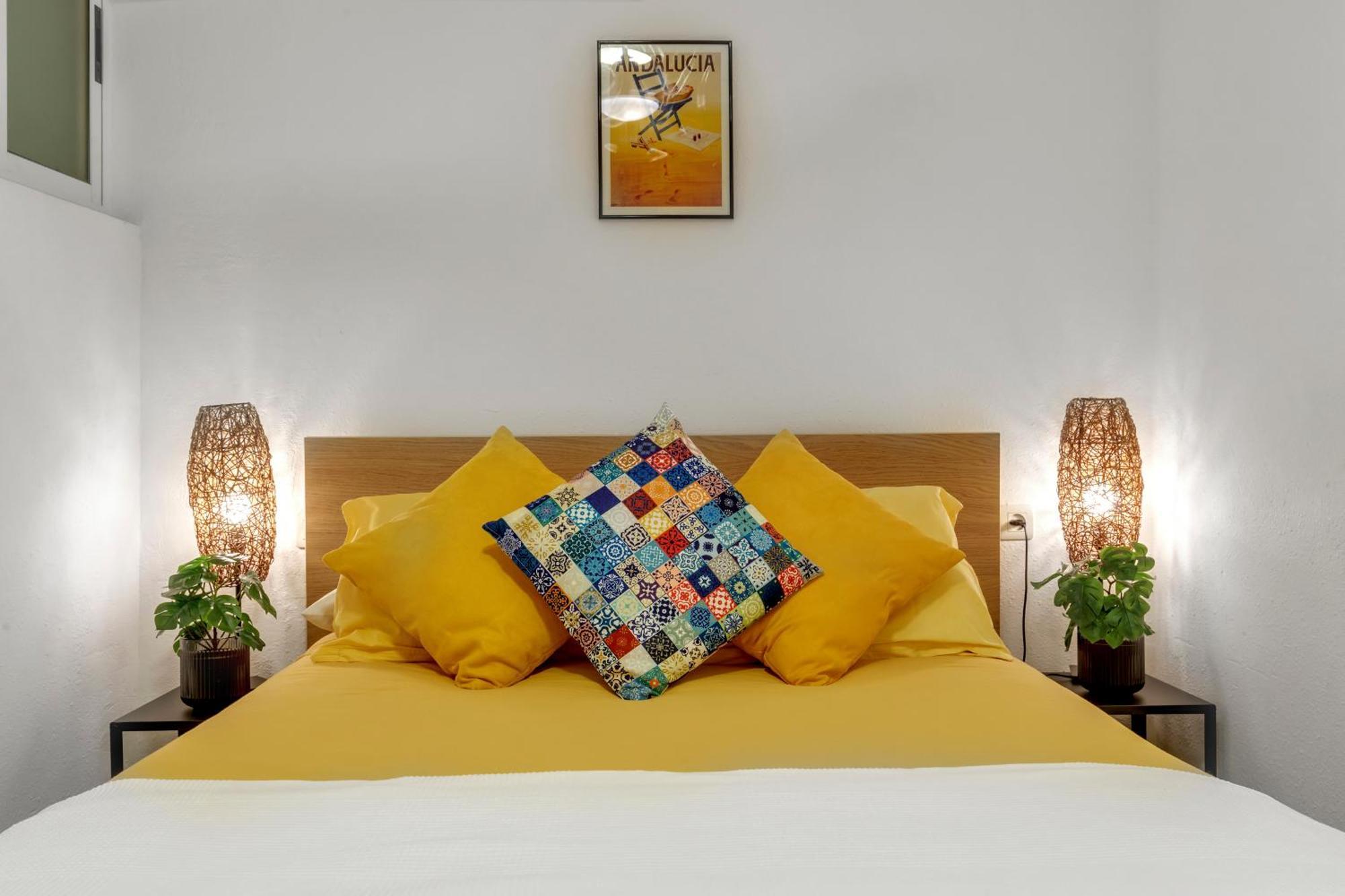 Casa De La Montana Apartments Sayalonga Eksteriør billede