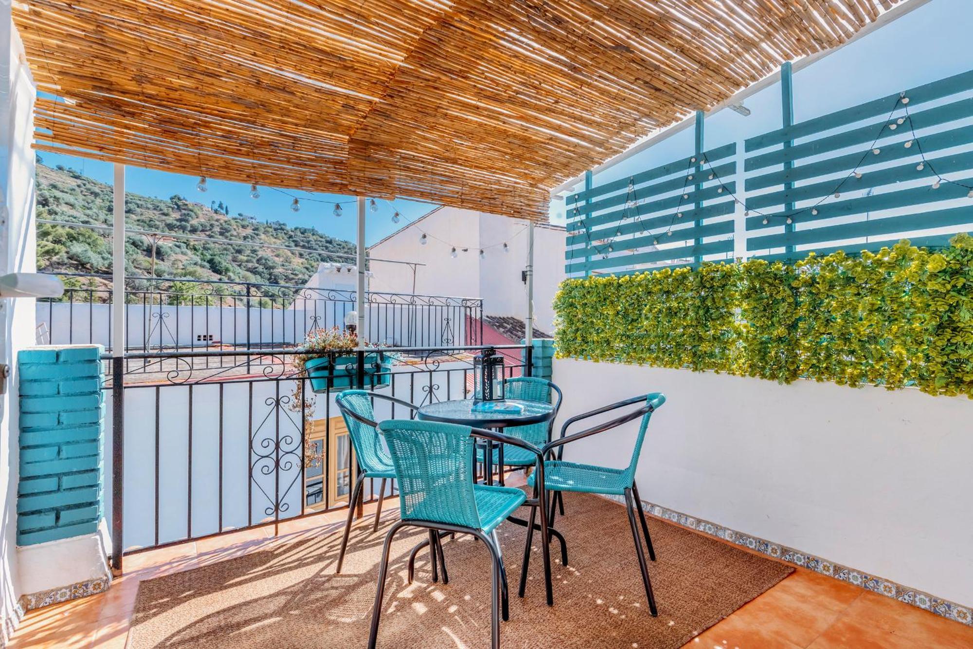 Casa De La Montana Apartments Sayalonga Eksteriør billede